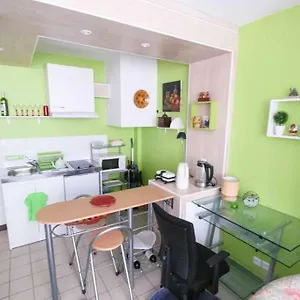 Métro Pigalle,garçonnière 25 M2, 3 Per, Cabarets Théâtres,restaurants,tout Confort Appartement