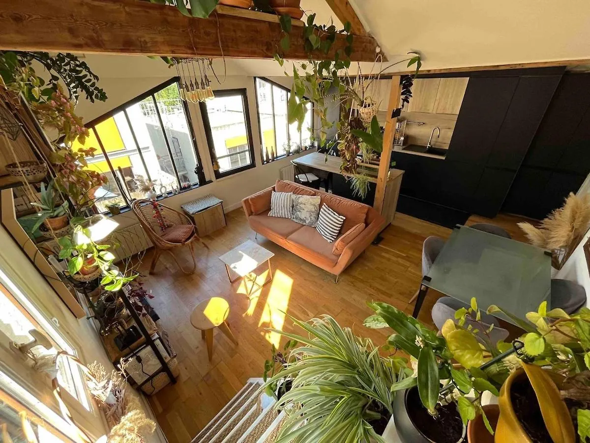 Cozy Apartment In A Quiet Alley Paris